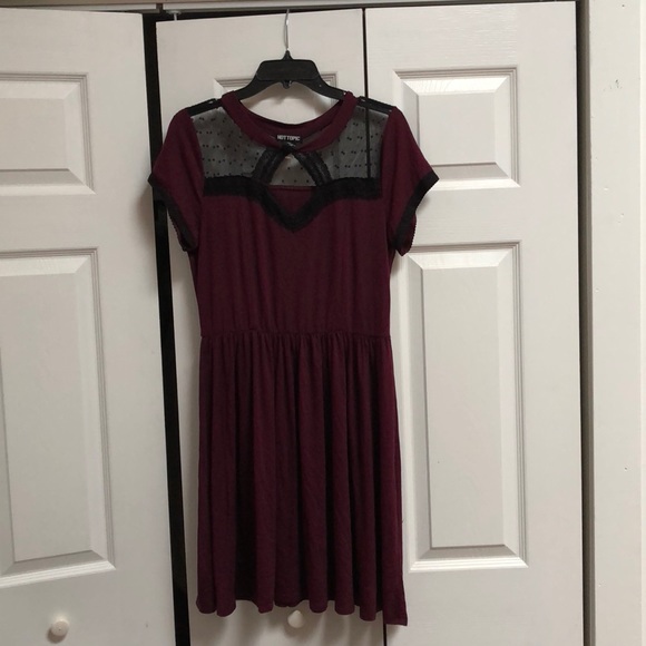 Hot Topic Dresses & Skirts - Maroon babydoll dress